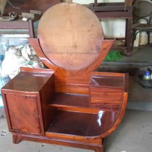Bàn trang điểm gỗ bên