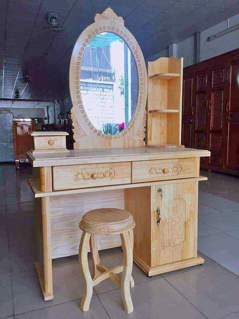 Bàn trang điểm gỗ cao su